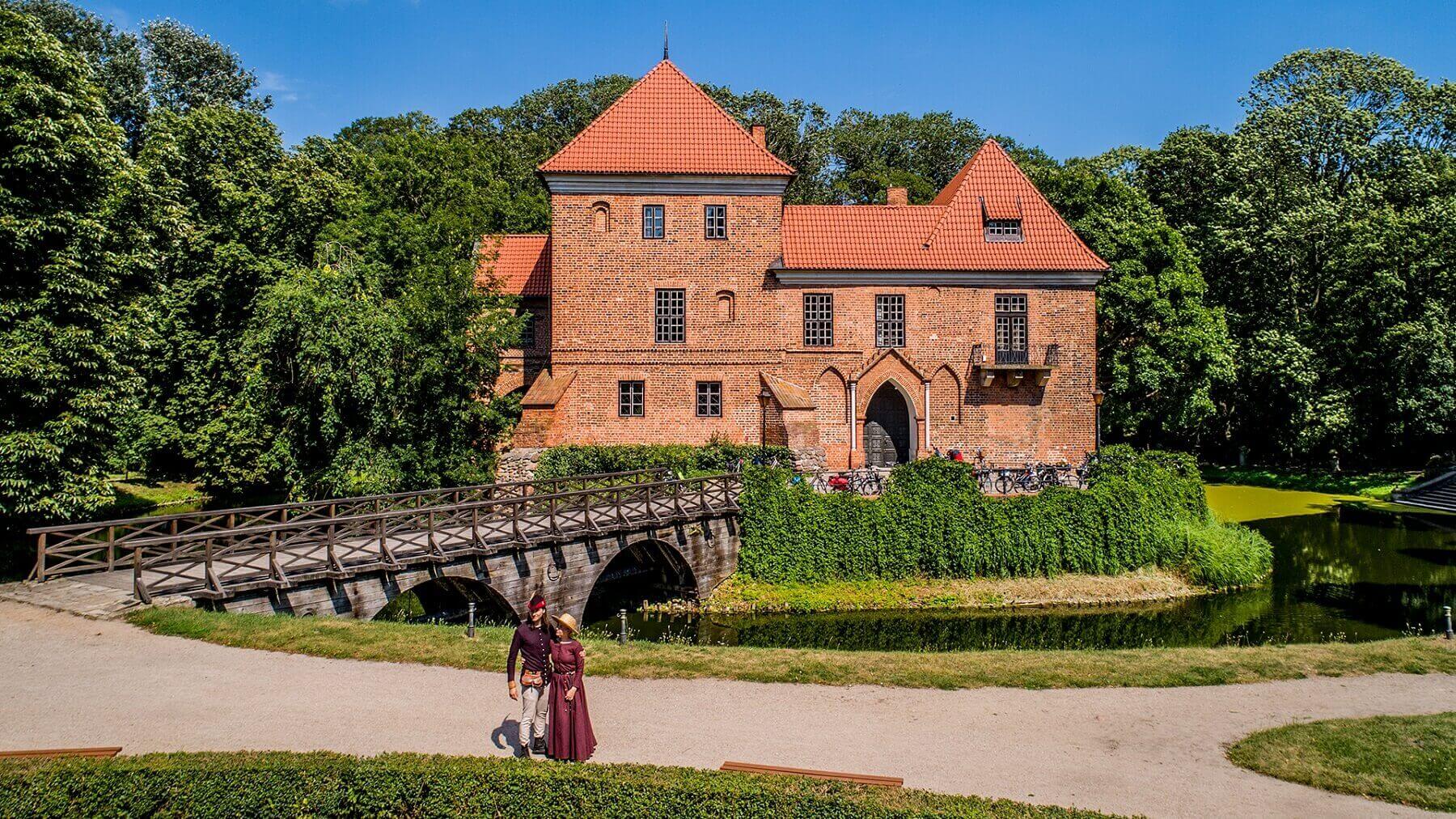 Muzeum Zamek w Oporowie_Centralny Łuk Turystyczny_atrakcje w centrum Polski