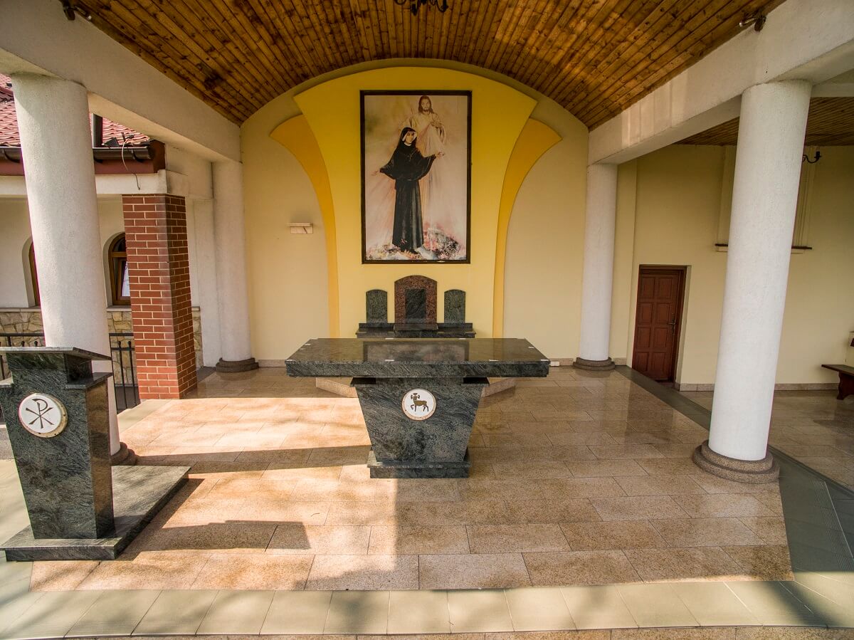 Sanktuarium Urodzin i Chrztu św. Faustyny w Świnicach Warckich