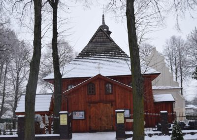 Kościół drewniany w Modlnej